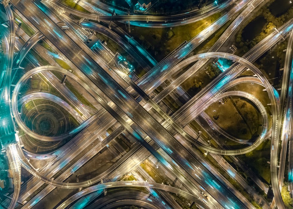 Weiter ausgebaute Straßennetze stärkten die Beliebtheit von Verbrennermotoren